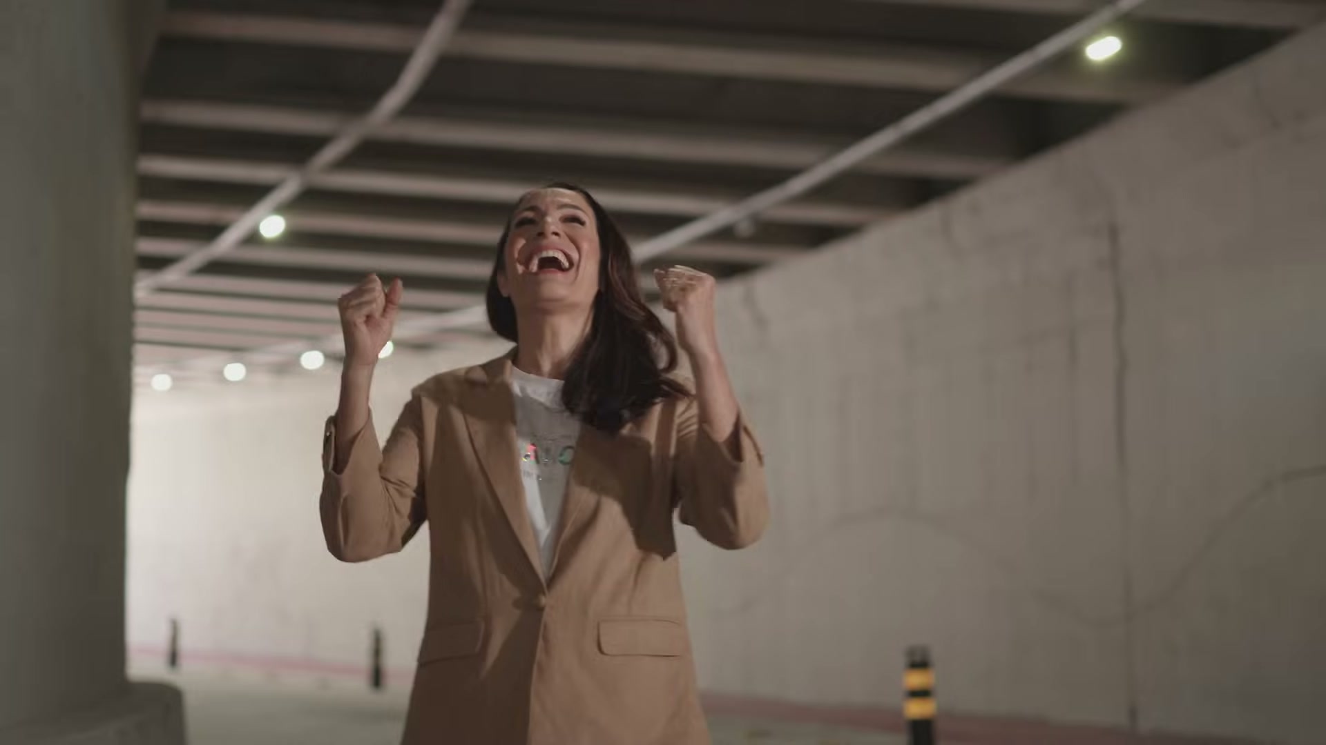 Cintia Alves · Turbulência · frame 6
