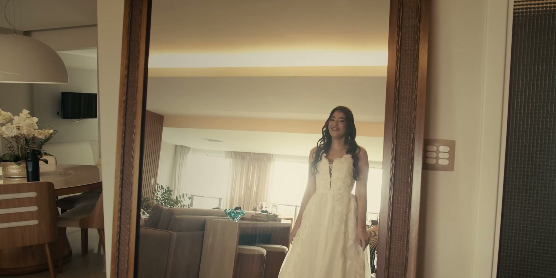 Gregory & Izabele · frame 3
